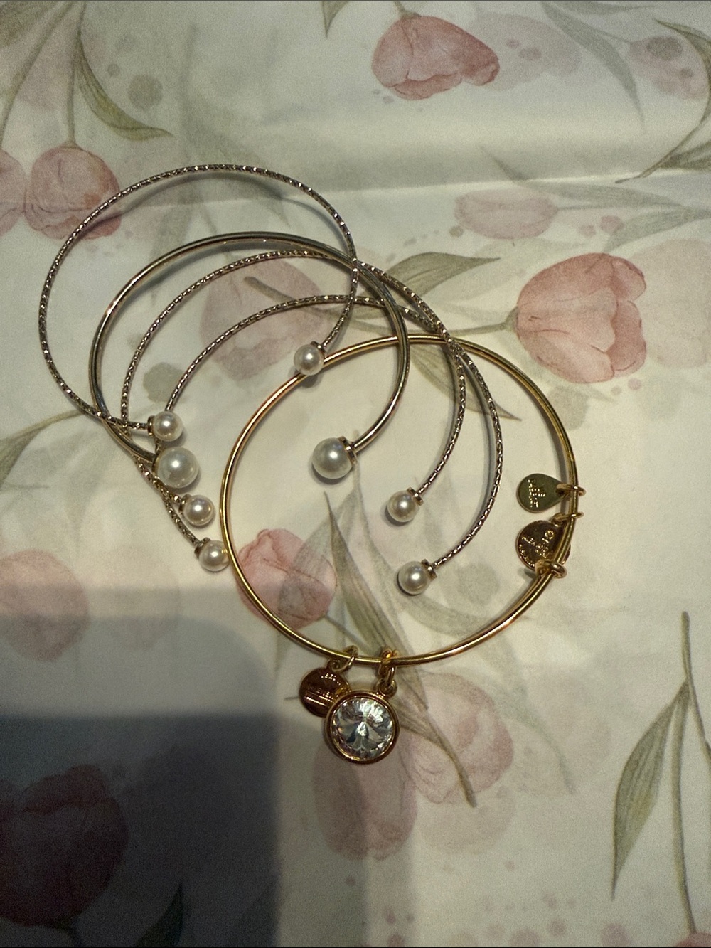 2 for 20$***Gold Tone and Pearl Accent Bangle Set - Women Jewelry